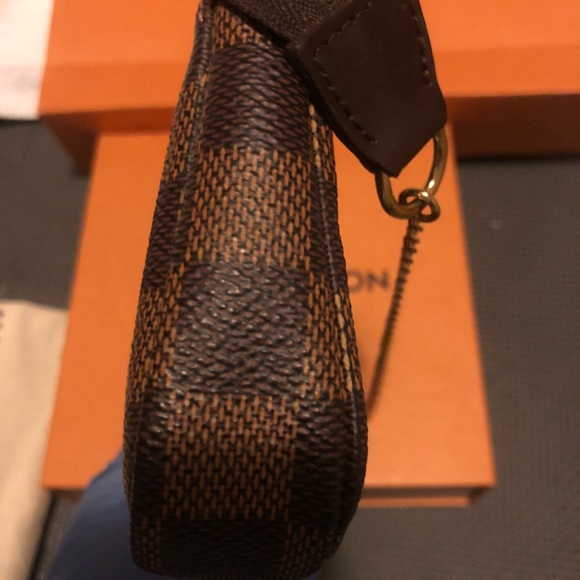 Louis Vuitton damier mini pochette - Picture 2 of 8